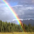 Het ontstaan van licht en een dubbele regenboog