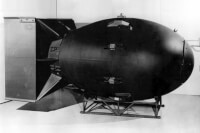  "Fat Man" de atoombom op Nagasaki / Bron: U.S. Department of Defense, Wikimedia Commons (Publiek domein)