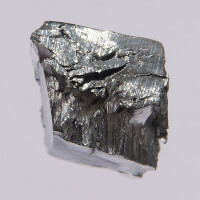 Een stuk lutetium metaal / Bron: Jurii, Wikimedia Commons (CC BY-3.0)