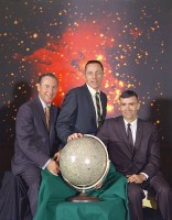 De uiteindelijke bemanning van Apollo 13, Lovell, Swigert, Haise. Een opname van ná hun terugkeer / Bron: NASA, Wikimedia Commons (Publiek domein)