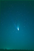 Komeet Hale-Bopp, Japan, 1997 / Bron: Nagoya Taro, Wikimedia Commons (CC BY-SA-3.0)
